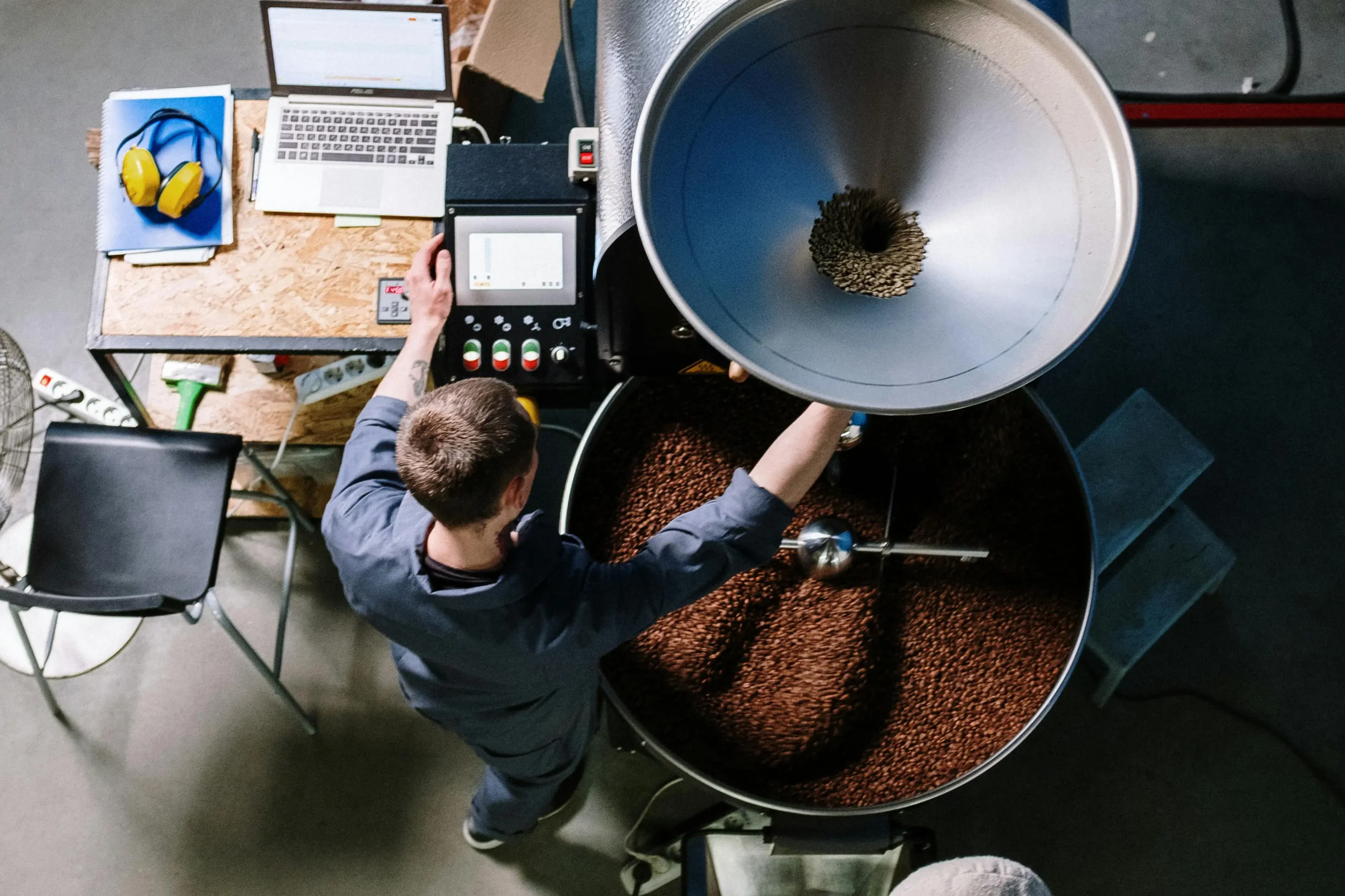 My Daily Battle with Basic Competence: From Baristas to Broadcasts – A Combined Rant at “The Manager’s Desk”