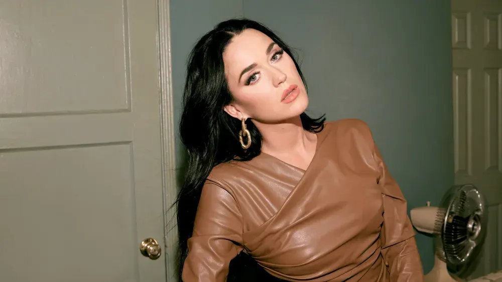 Katy Perry’s Hair Collection: When Celebrity Hair Becomes Art